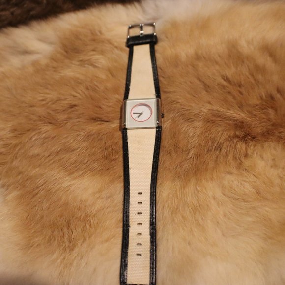 Minimalist Contemporary  Watch - Picture 3 of 6